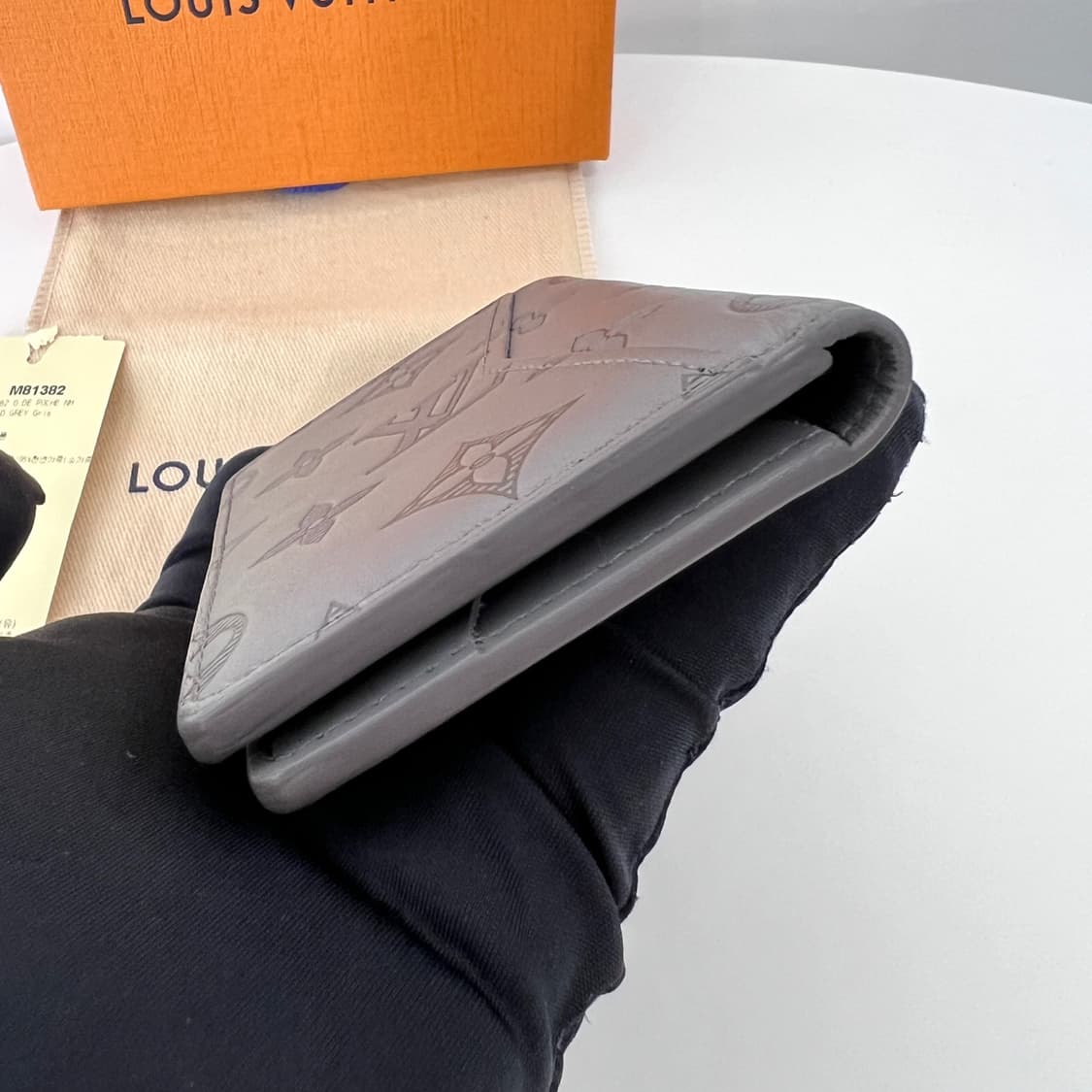 루이비통 모노그램 쉐도우 오거나이저 카드지갑 그레이 (M81382) 상품이미지6