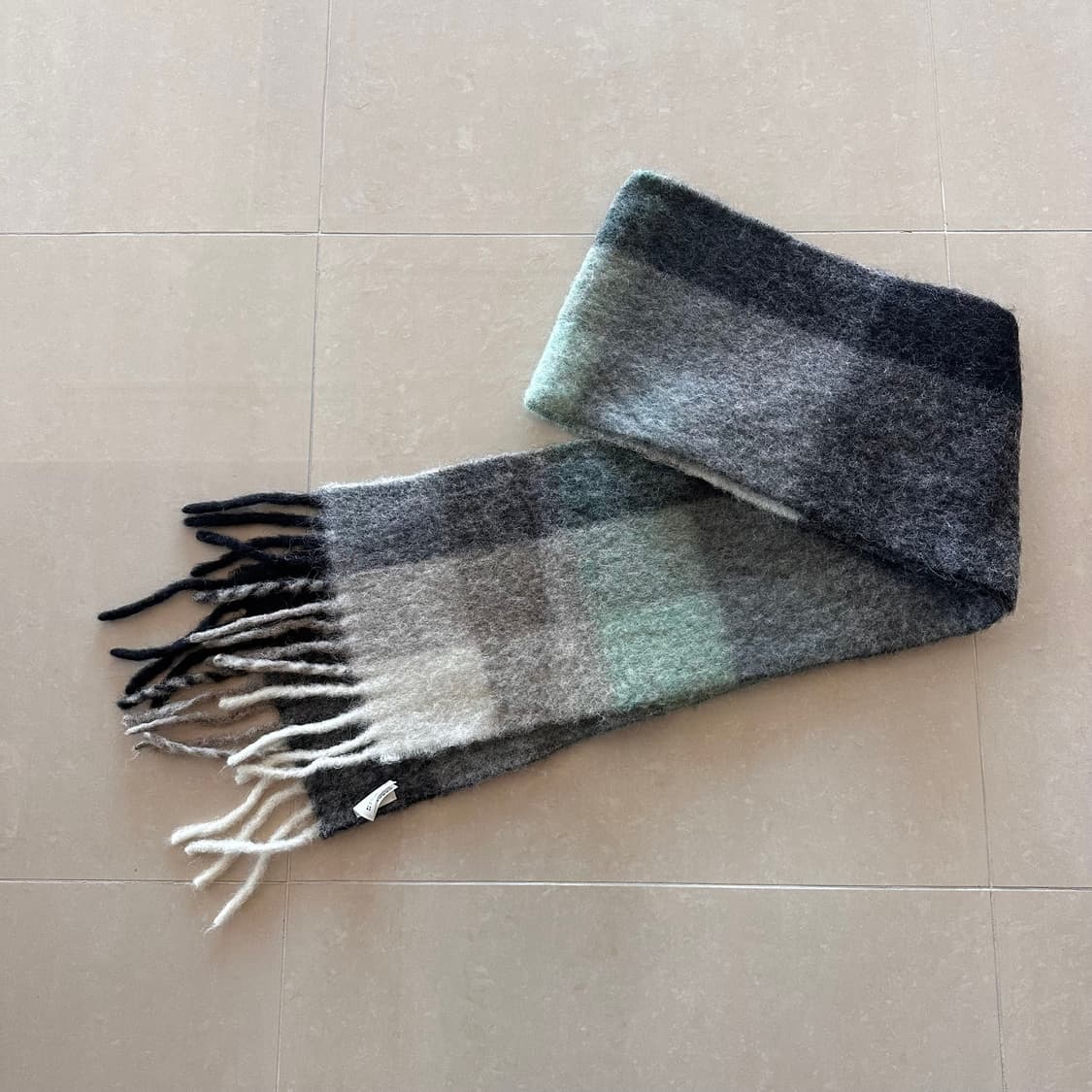 아크네스튜디오 체크 울 머플러 상품이미지4