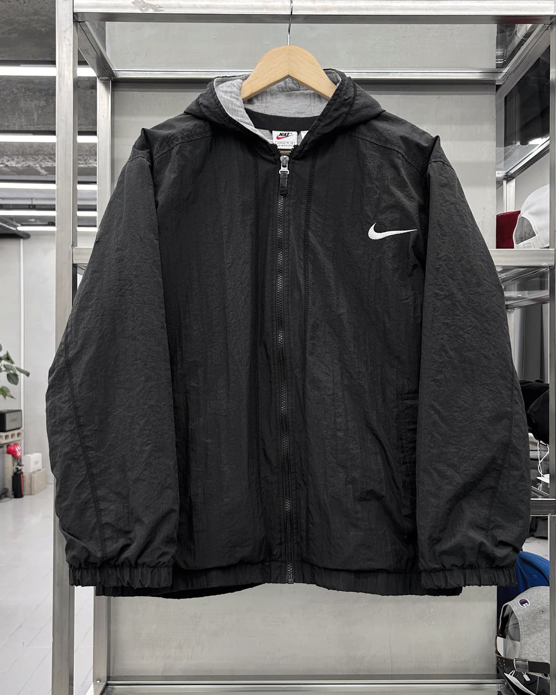 나이키 90s 빅스우시 나일론쉘 퀼티드 후드 점퍼 블랙 상품이미지4