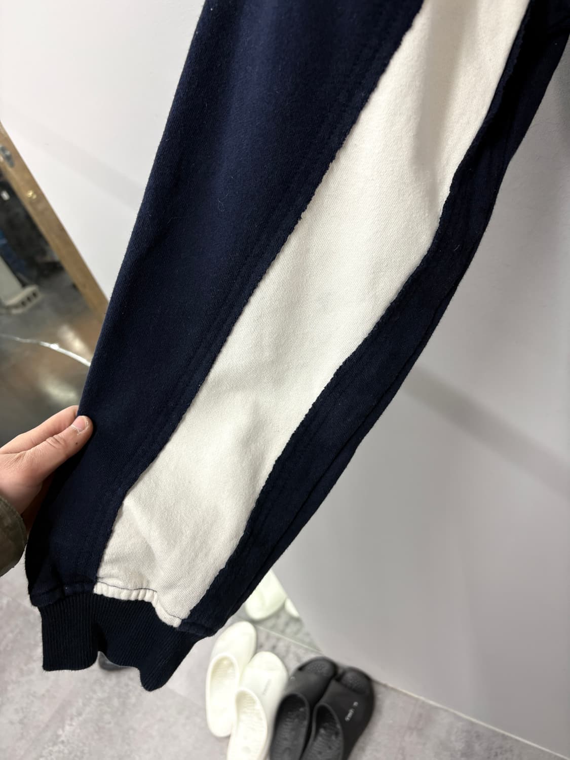 마뗑킴 커티드로고 하프집업 네이비 스웻셔츠 A3635 상품이미지5