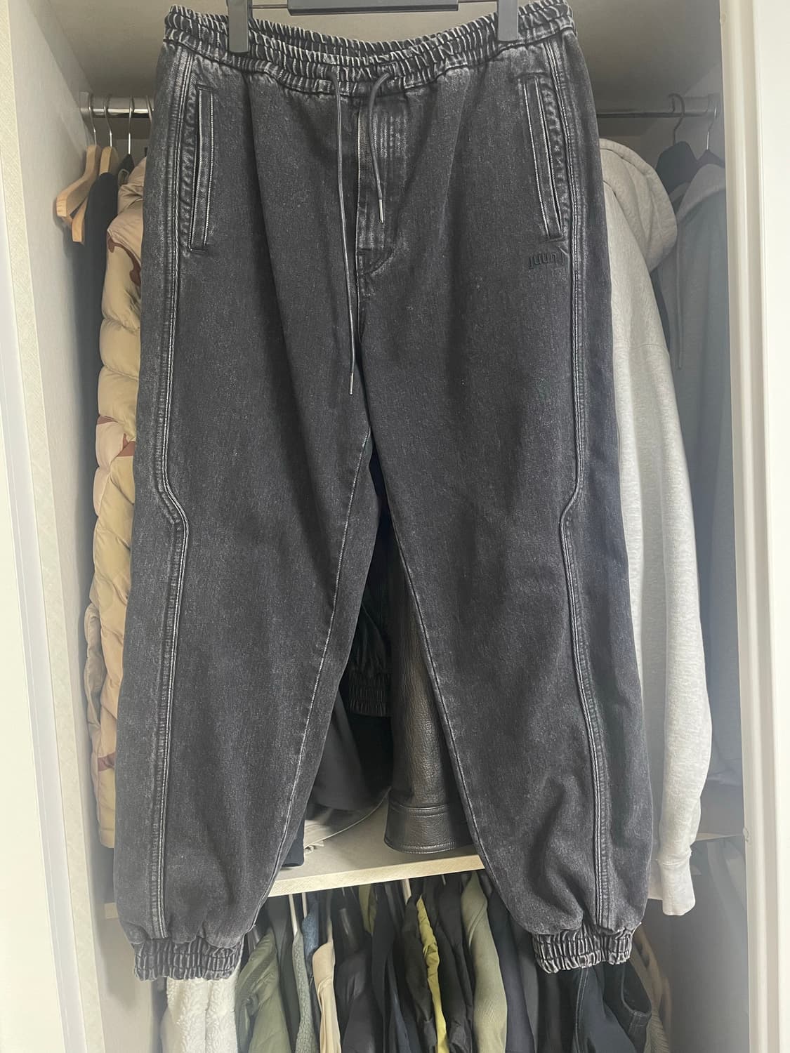 준지 22SS 블랙 티테일 트랙 조거 데님 팬츠 48Size 상품이미지2