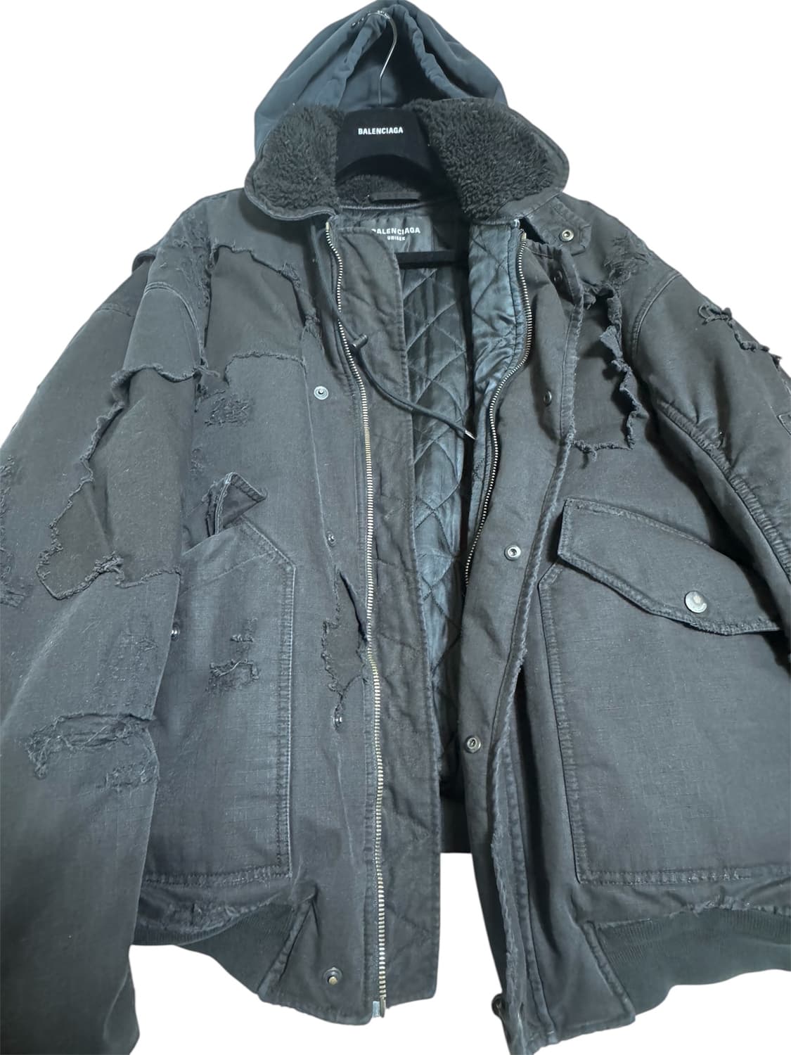 발렌시아가 디스트로이드 봄버 상품이미지2