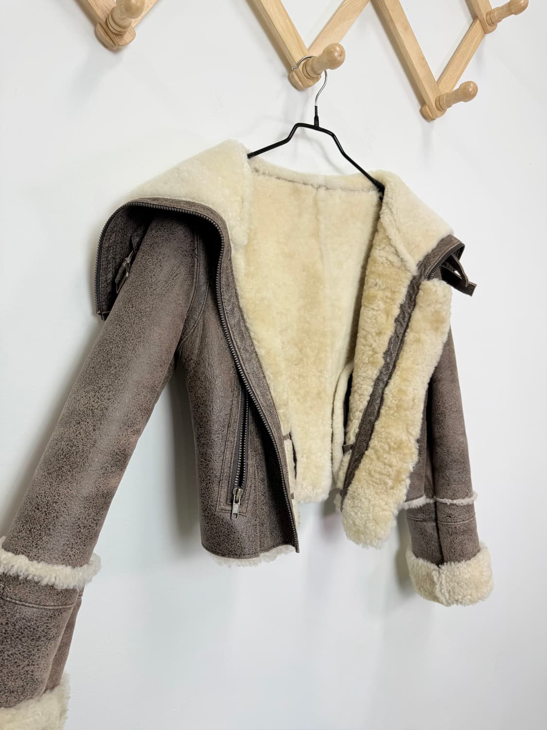 더비비안 리얼 양모 숏무스탕 상품이미지4