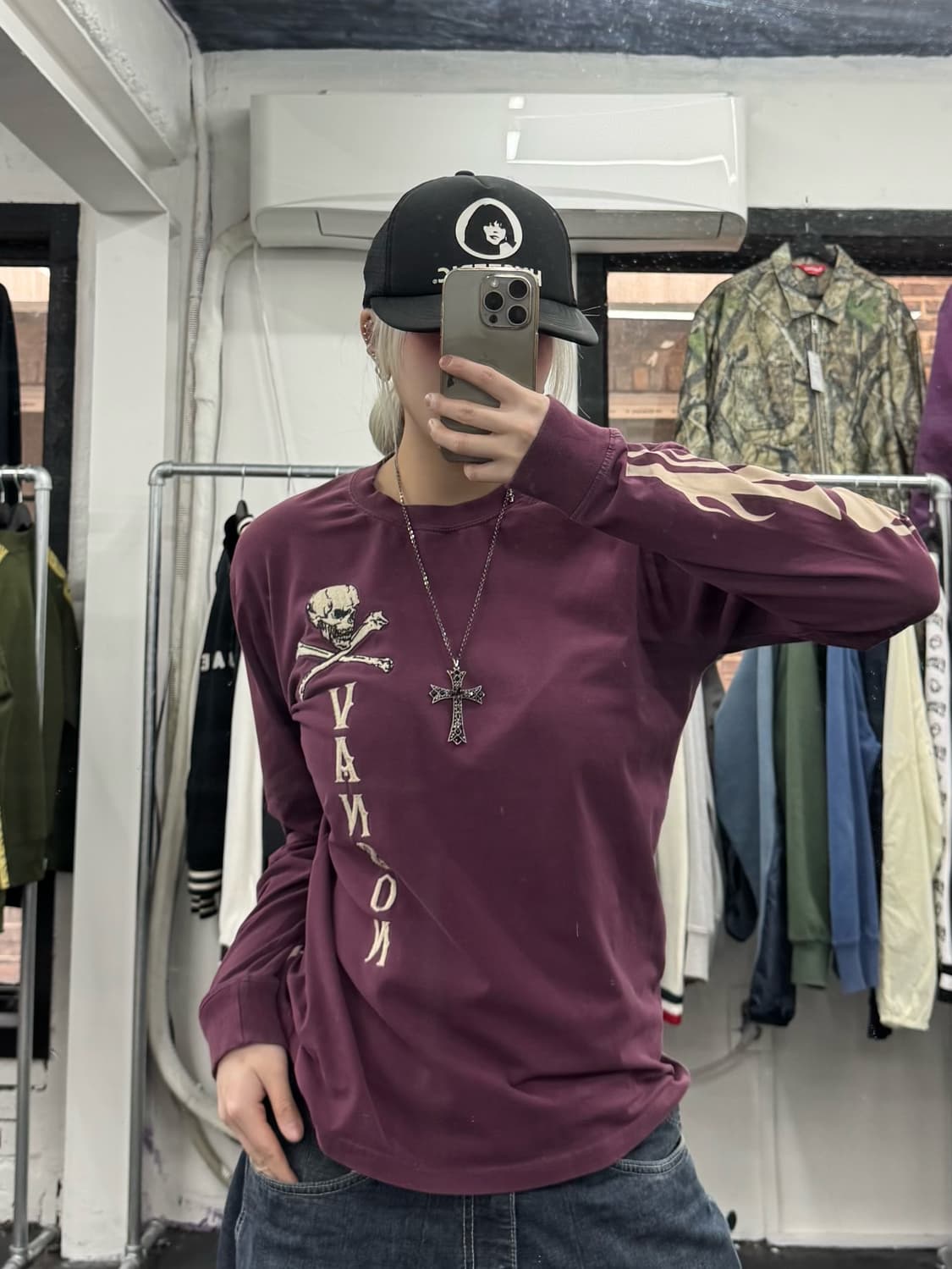 밴슨 레더 플레임 로고 롱슬리브 상품이미지2