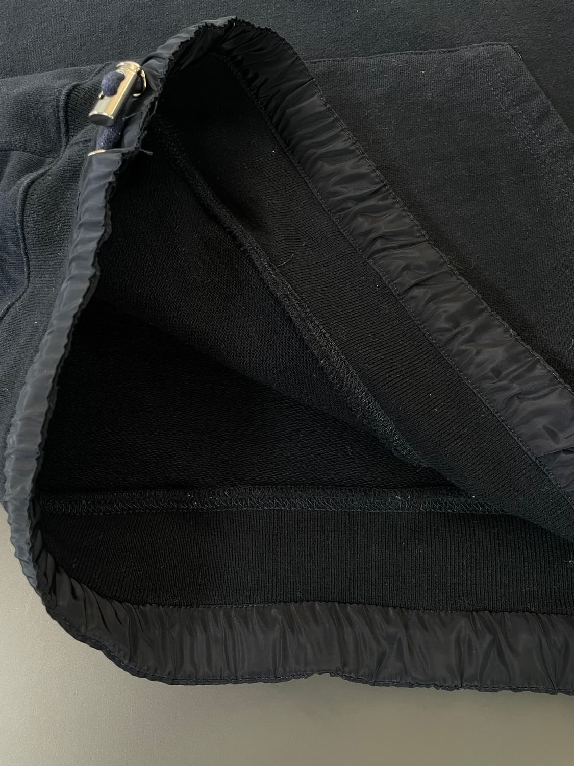 [3] SAKAI 사카이 풀오버 소매 배색 디테일 후드 티 상품이미지8