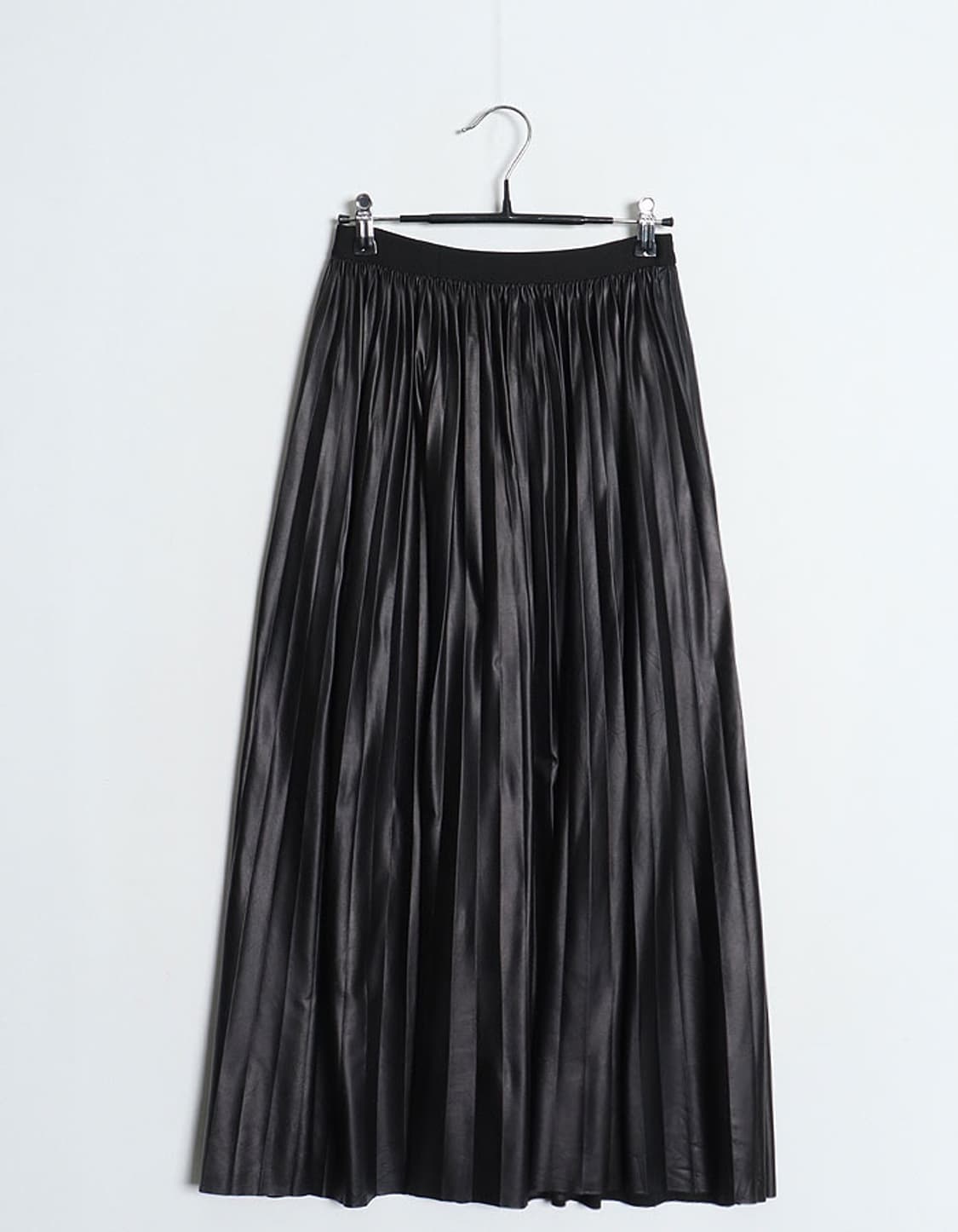 LAKOLE Coated Pleats Skirt (26~27) 상품이미지4
