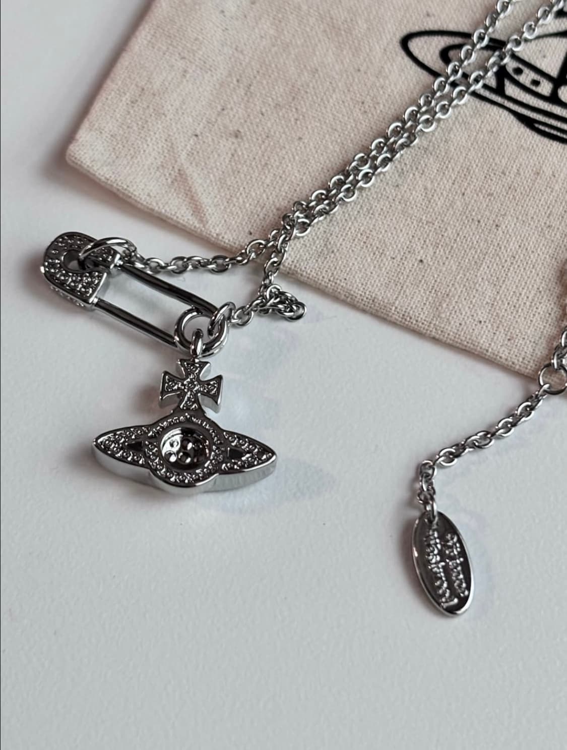 비비안웨스트우드 아카이브 큐빅 세이프티핀 orb 팬던트 목걸이 상품이미지4