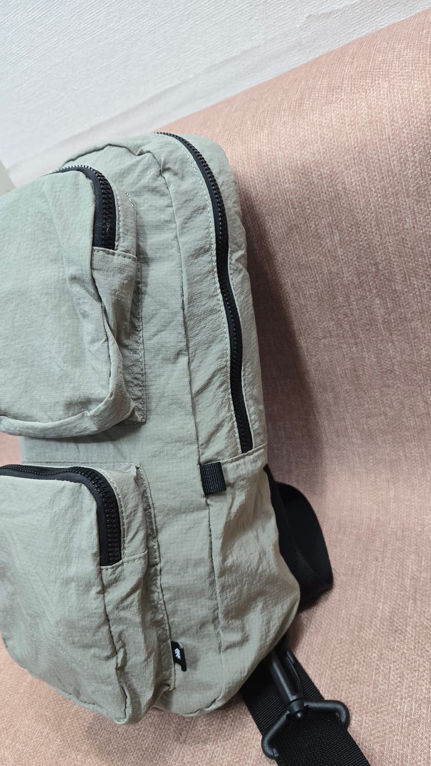 코오롱스포츠 - 카키색 슬링백 크로스백 상품이미지2