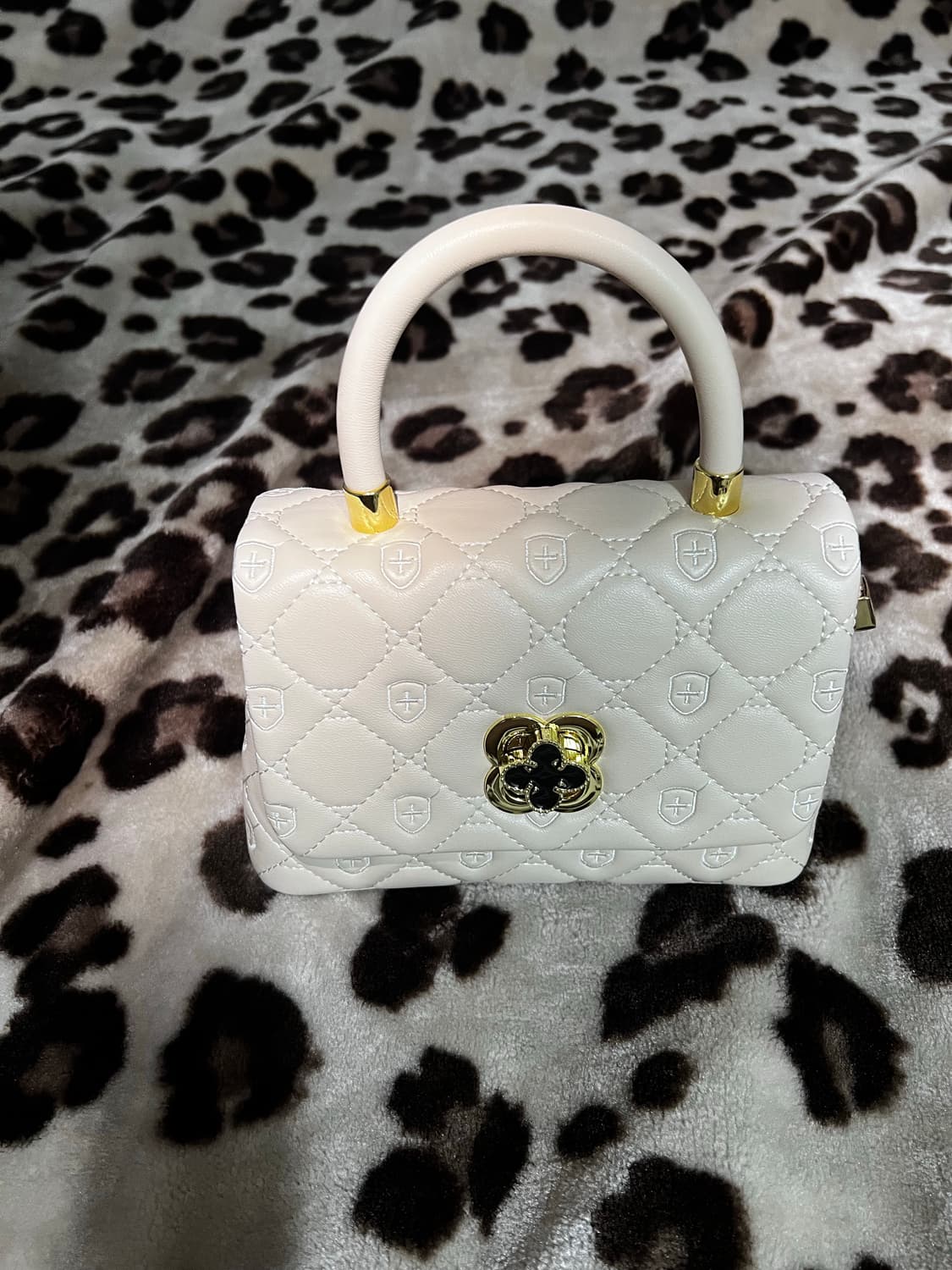 Moncross 아이보리 상품이미지1