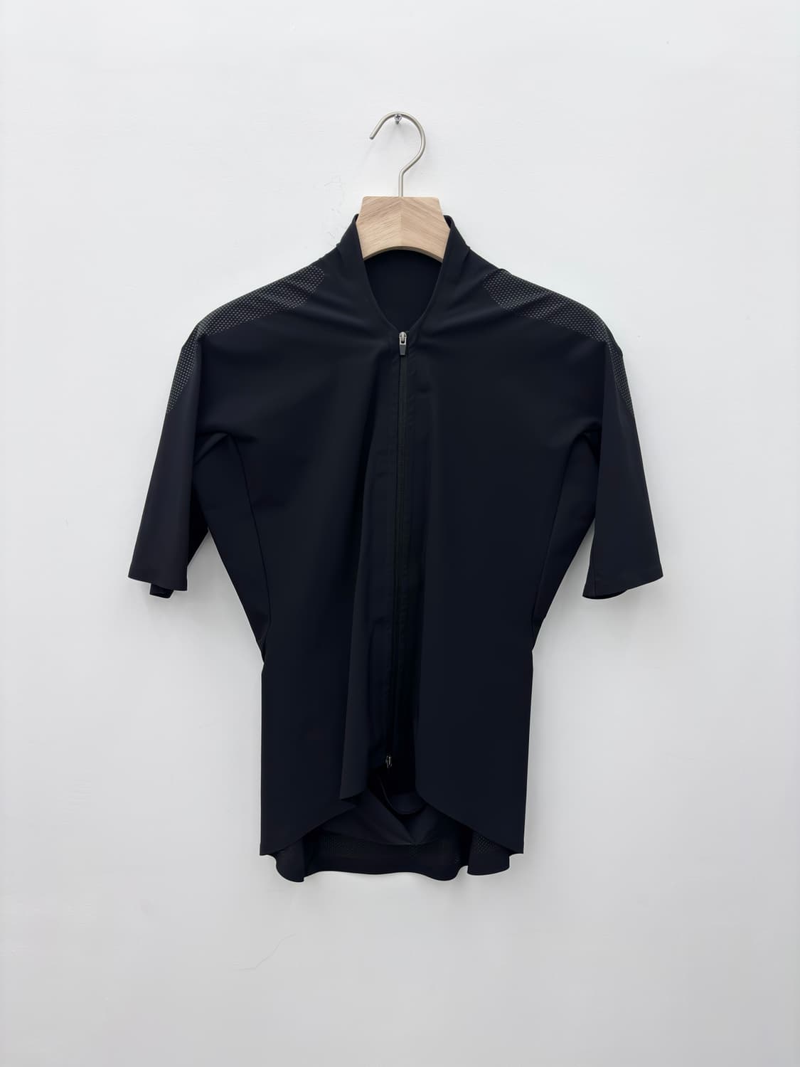 JOHANNA PARV 24SS ZIP TOP BLACK 상품이미지1