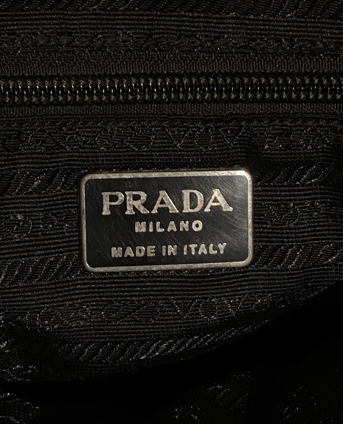 프라다 나일론 스퀘어 토트백 상품이미지9