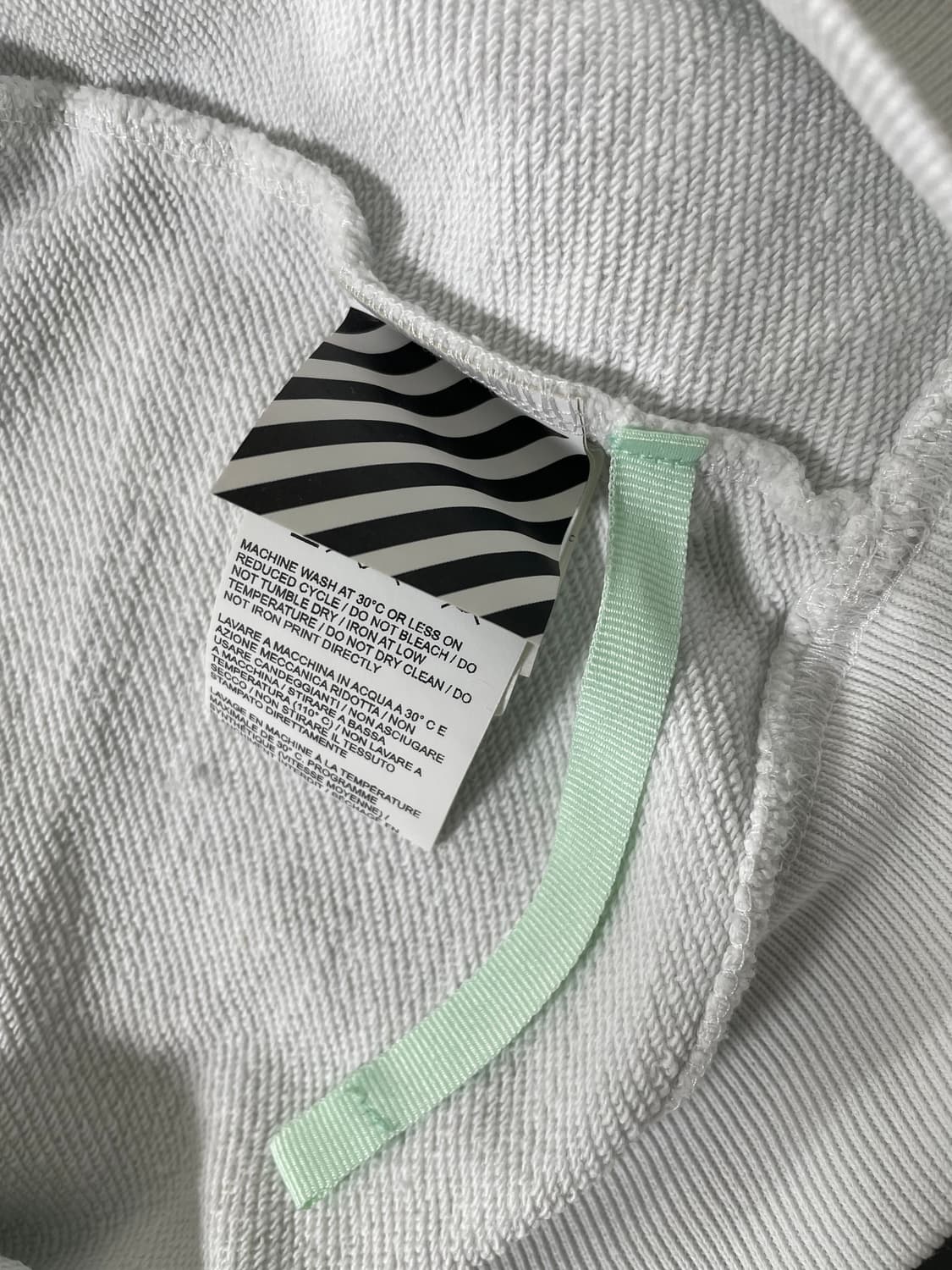 [M] 오프화이트 한나 리브 크롭핏 맨투맨 크루넥 셔츠 상품이미지9