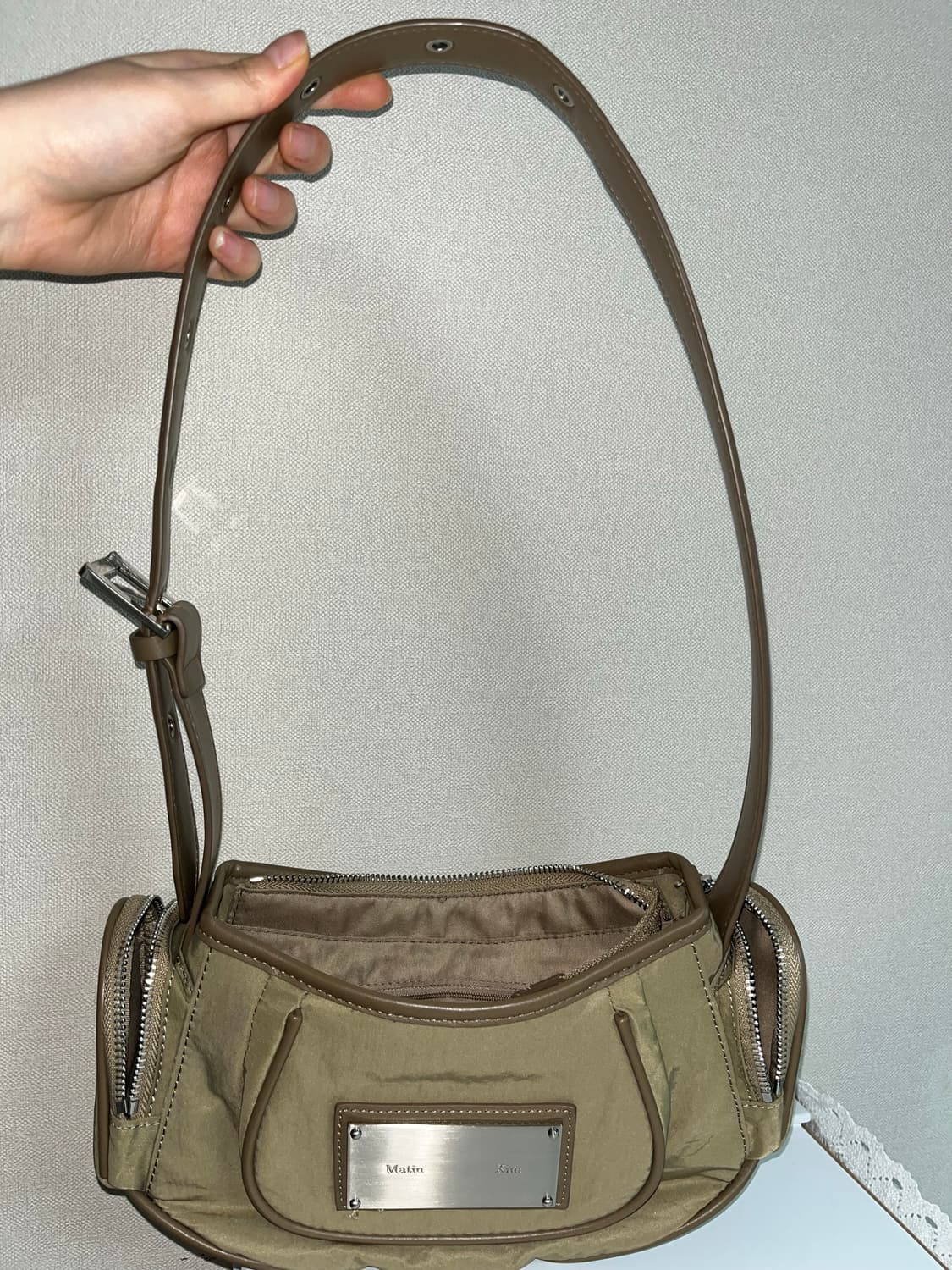 마뗑킴 마들렌 라운드백 라이트 카키 숄더백 대학생 가방 matin kim 상품이미지2