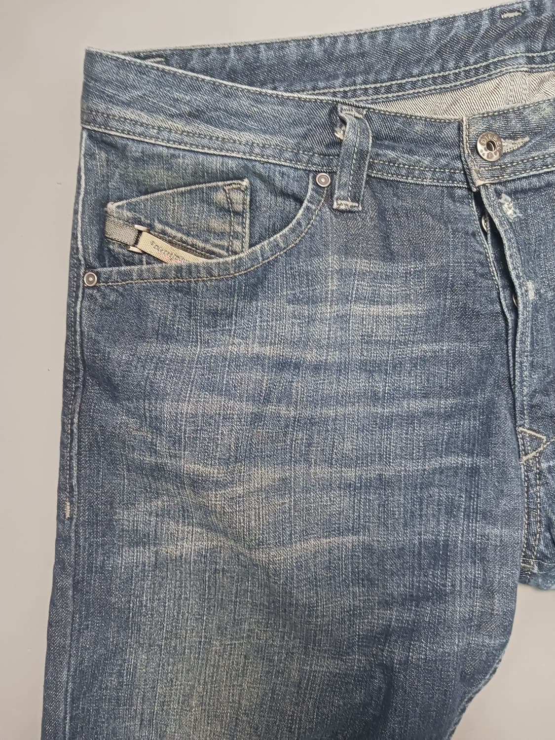 [36] 디젤 대런 워시 0RZ31 레귤러 슬림 테이퍼드진 청바지 상품이미지2