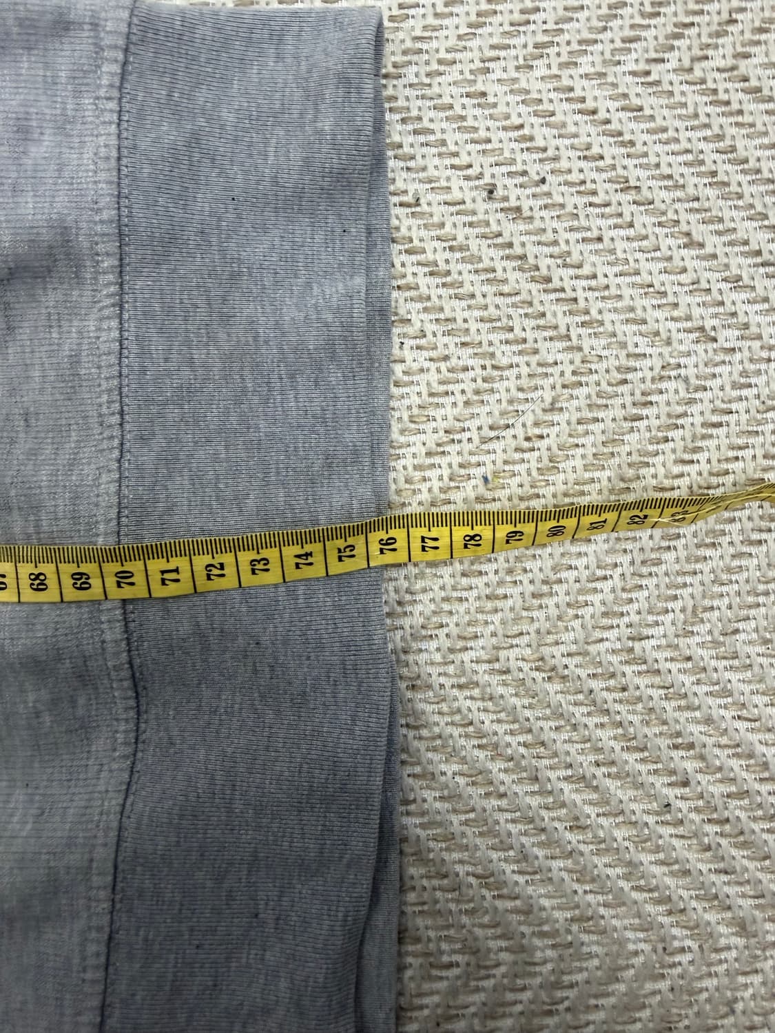 매장판정품) CP컴퍼니 21ss 남성 그레이 맨투맨 티셔츠 XXL 상품이미지8