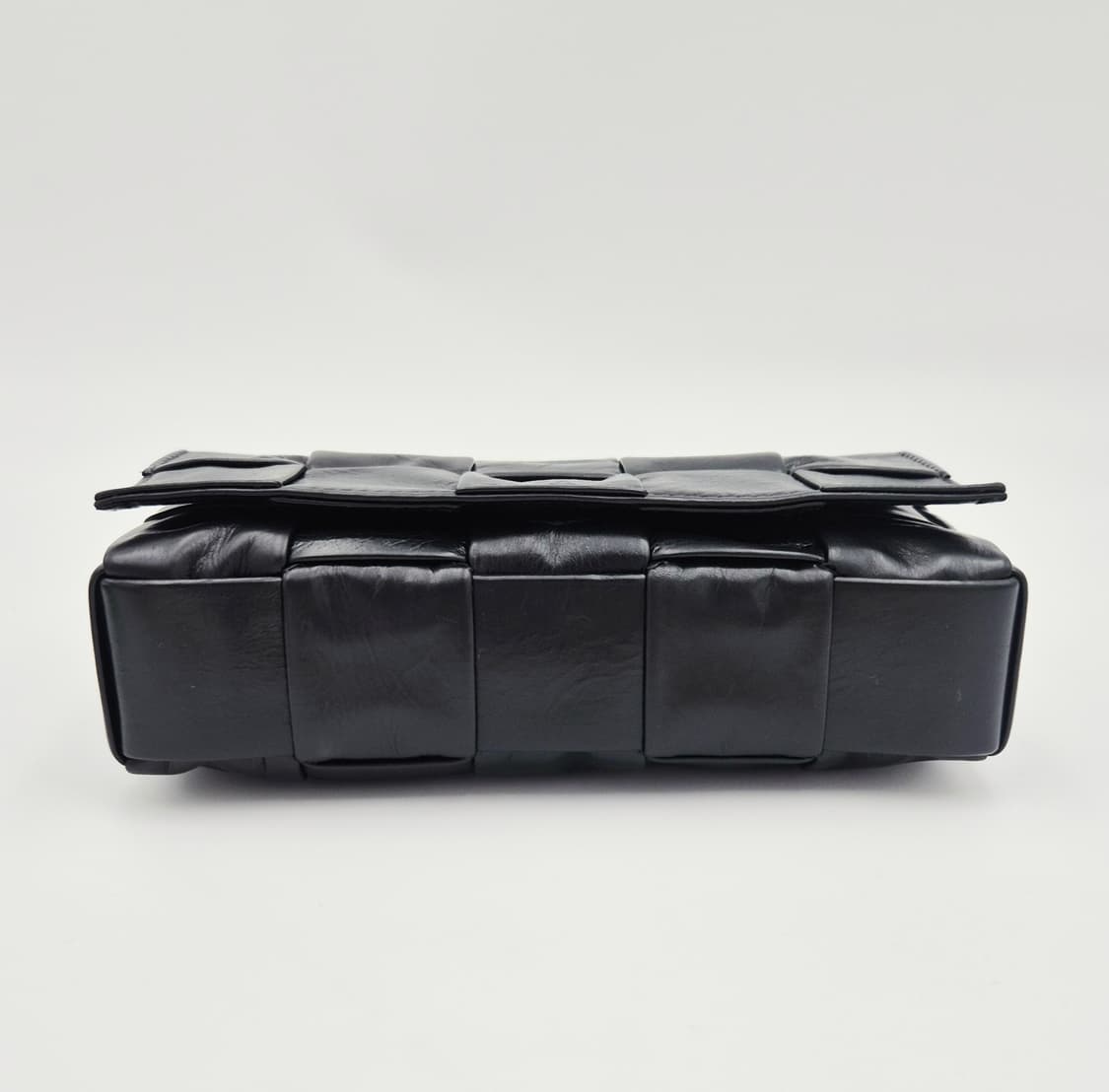 [중고명품셀렉트]보테가 베네타 인트레치아토 스몰 카세트백 717587 상품이미지8