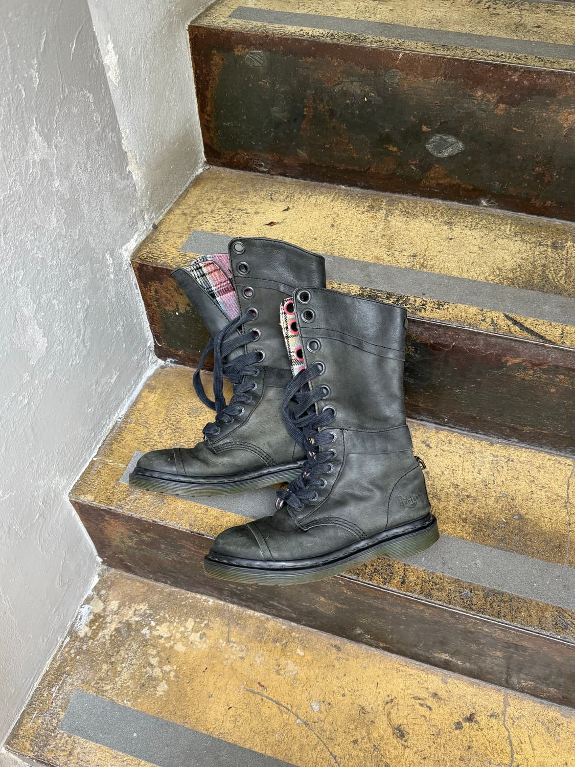 닥터마틴 트라이엄프 12홀 워커 상품이미지7