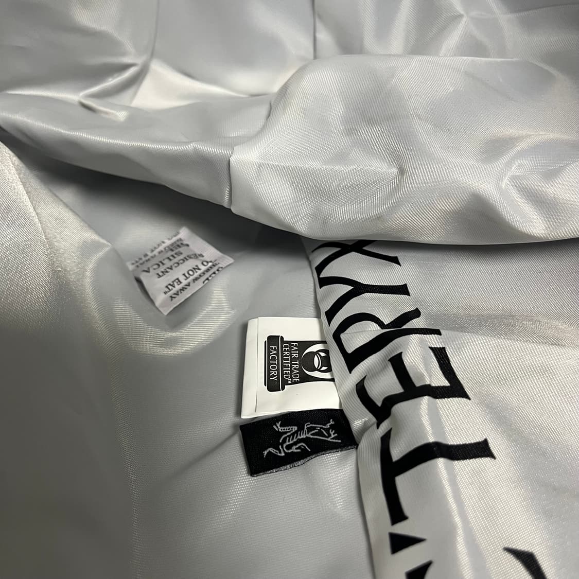 아크테릭스 토트백 상품이미지3