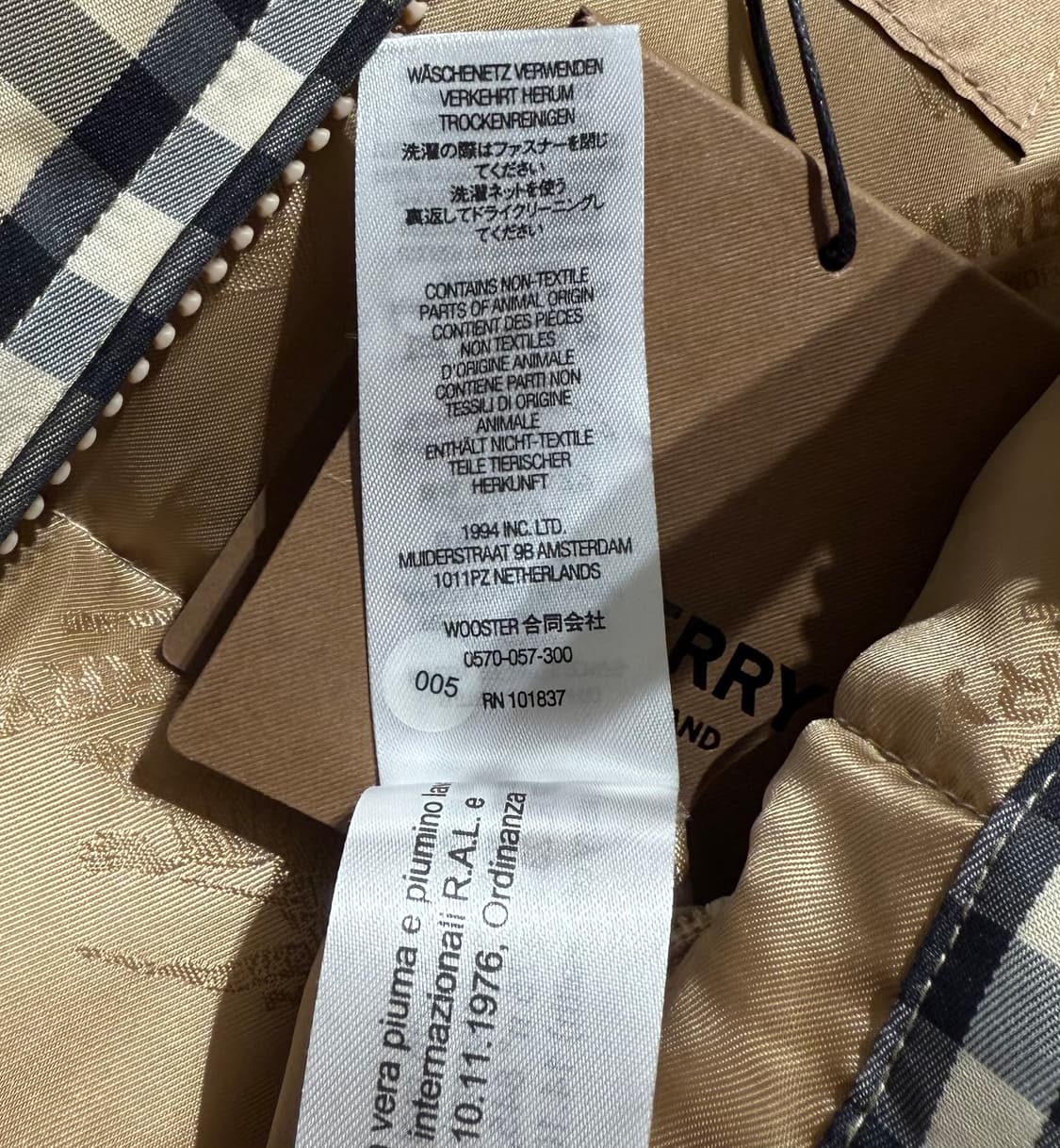 슈프림 X 버버리 22SS 노바체크 셔링 칼라 다운 푸퍼 상품이미지9