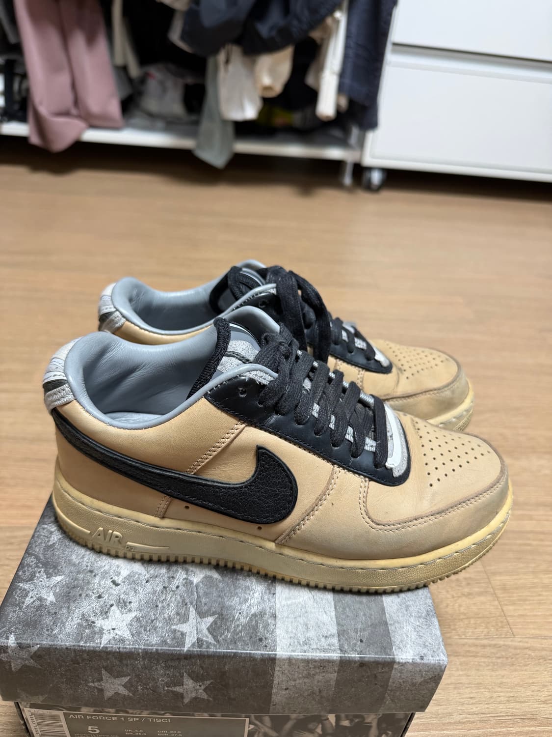 [5] 나이키 x 리카르도 티시 에어포스 1 로우 탄 상품이미지5