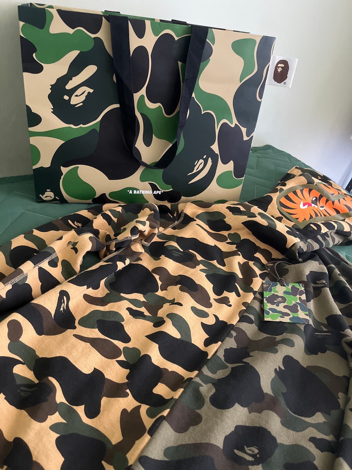 베이프 반반 카모 샤크 후드집업 XXL 상품이미지2