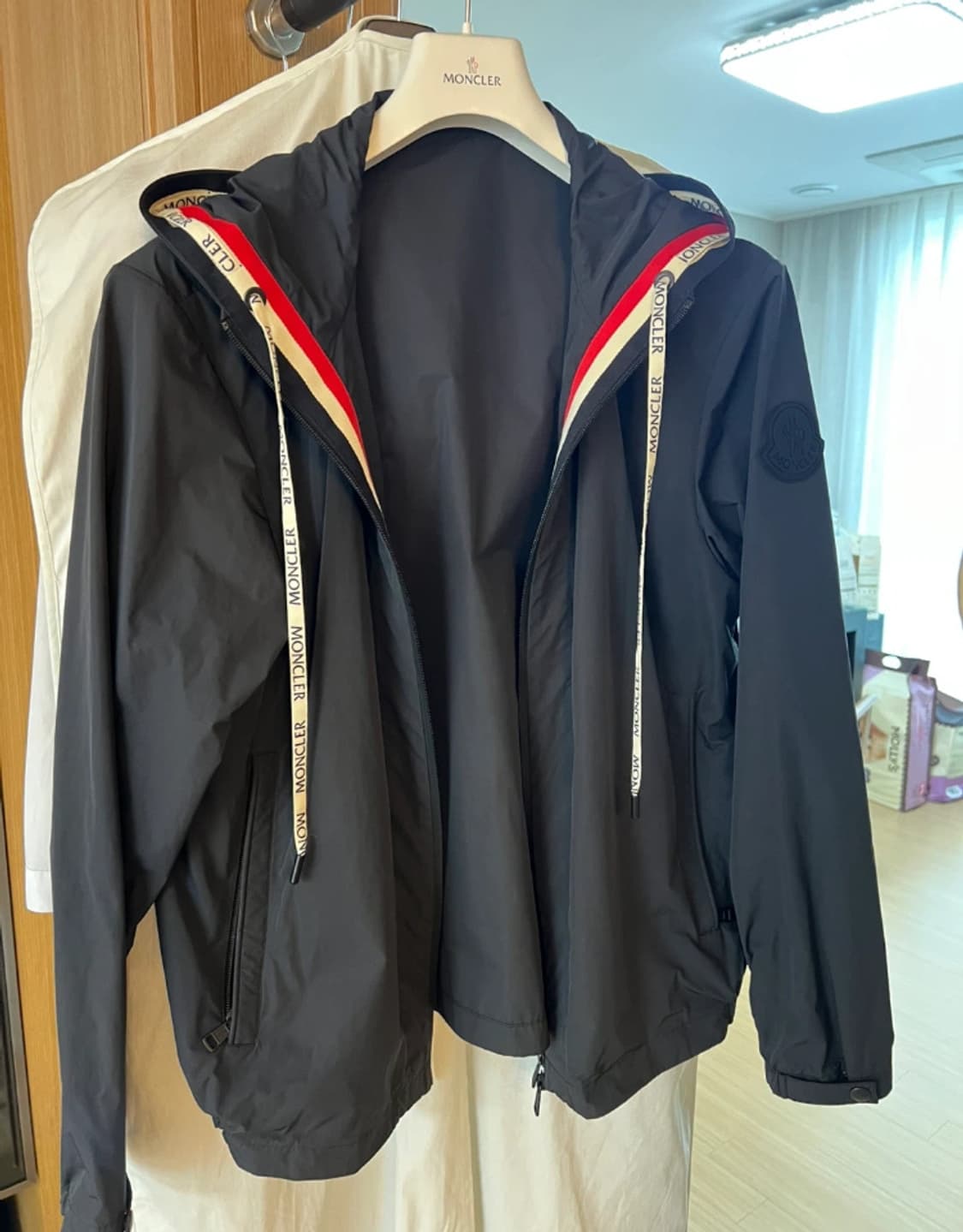 몽클레르 카를레스 바람막이 블랙 3사이즈 상품이미지4