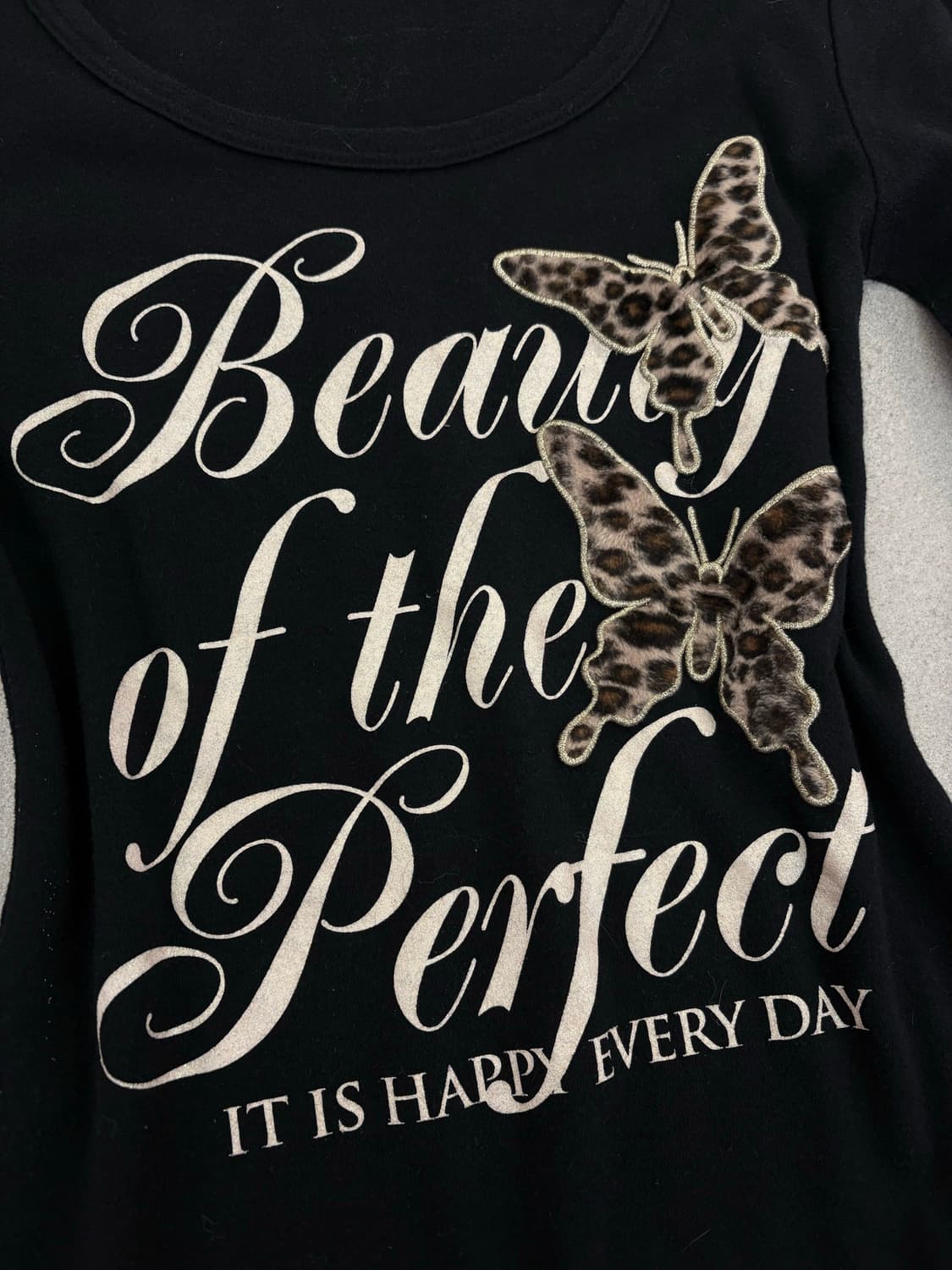 레오파드 나비 레터링 롱슬리브 상품이미지2