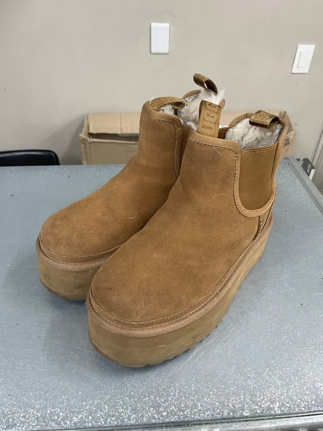 어그 뉴멜 플랫폼 첼시 부츠 체스트넛 230 상품이미지2