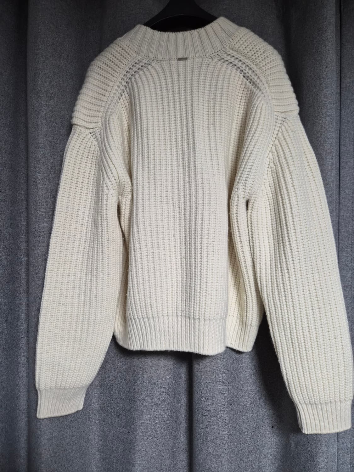 시스템옴므 24fw 파리 컬렉션 브이넥 니트 팝니다 솔리드옴므 타임옴므  상품이미지6