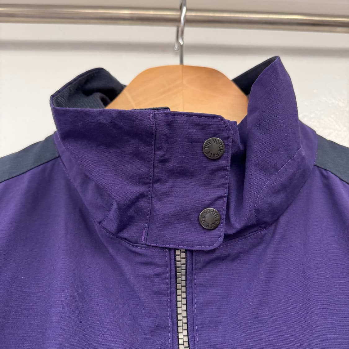 노스페이스 배색 바람막이 상품이미지3