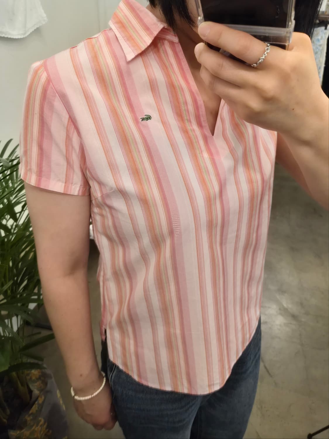 재팬 Lacoste 핑크 멀티 스트라이프 브이넥카라 셔츠 상품이미지2