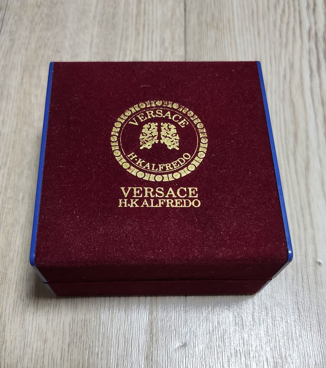 베르사체 메탈밴드 여성손목시계 팝니다. 상품이미지6