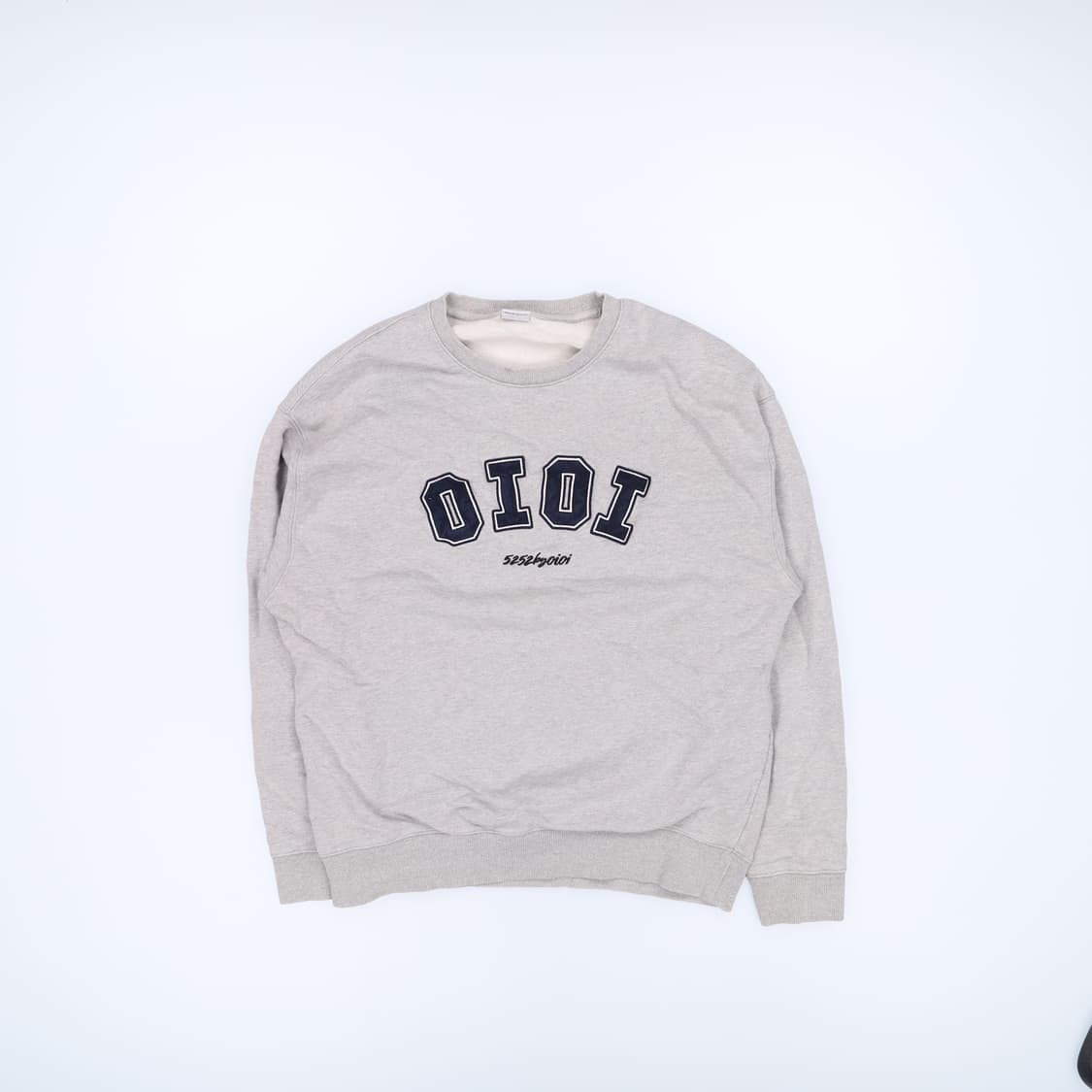 [L] 오아이오아이 OIOI 라운드 맨투맨 1222J 상품이미지1