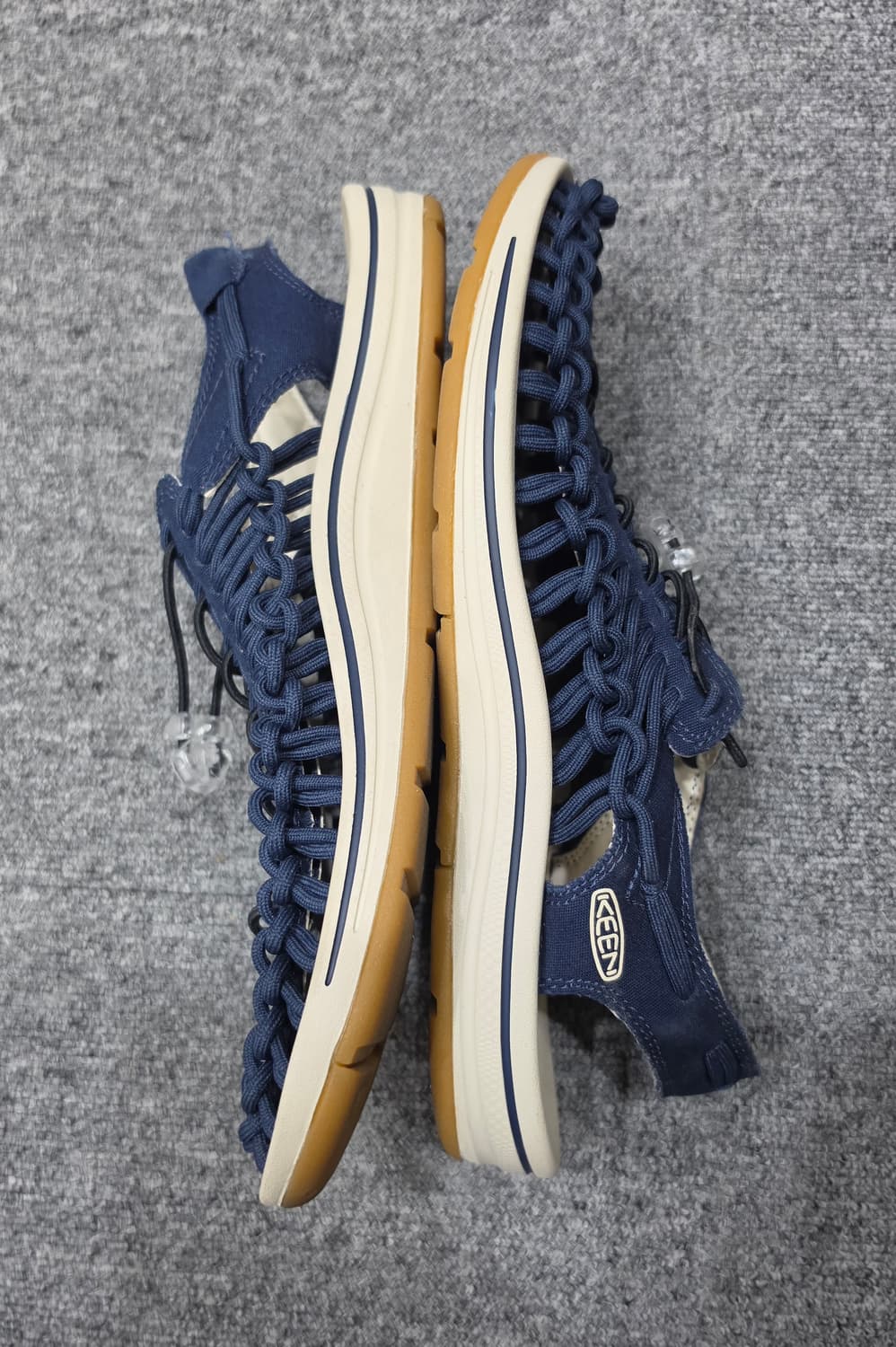 KEEN 킨 유니크 샌들 블루 300 상품이미지3