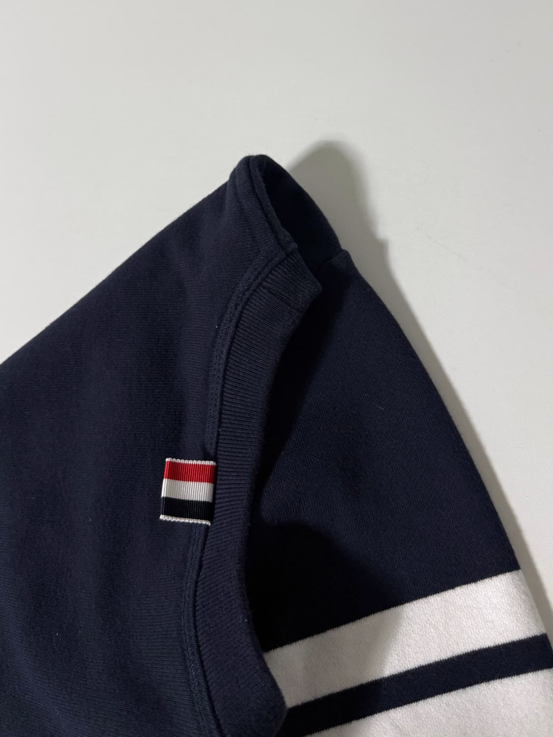 톰브라운 네이비 4바 클래식 스웻 셔츠 상품이미지5