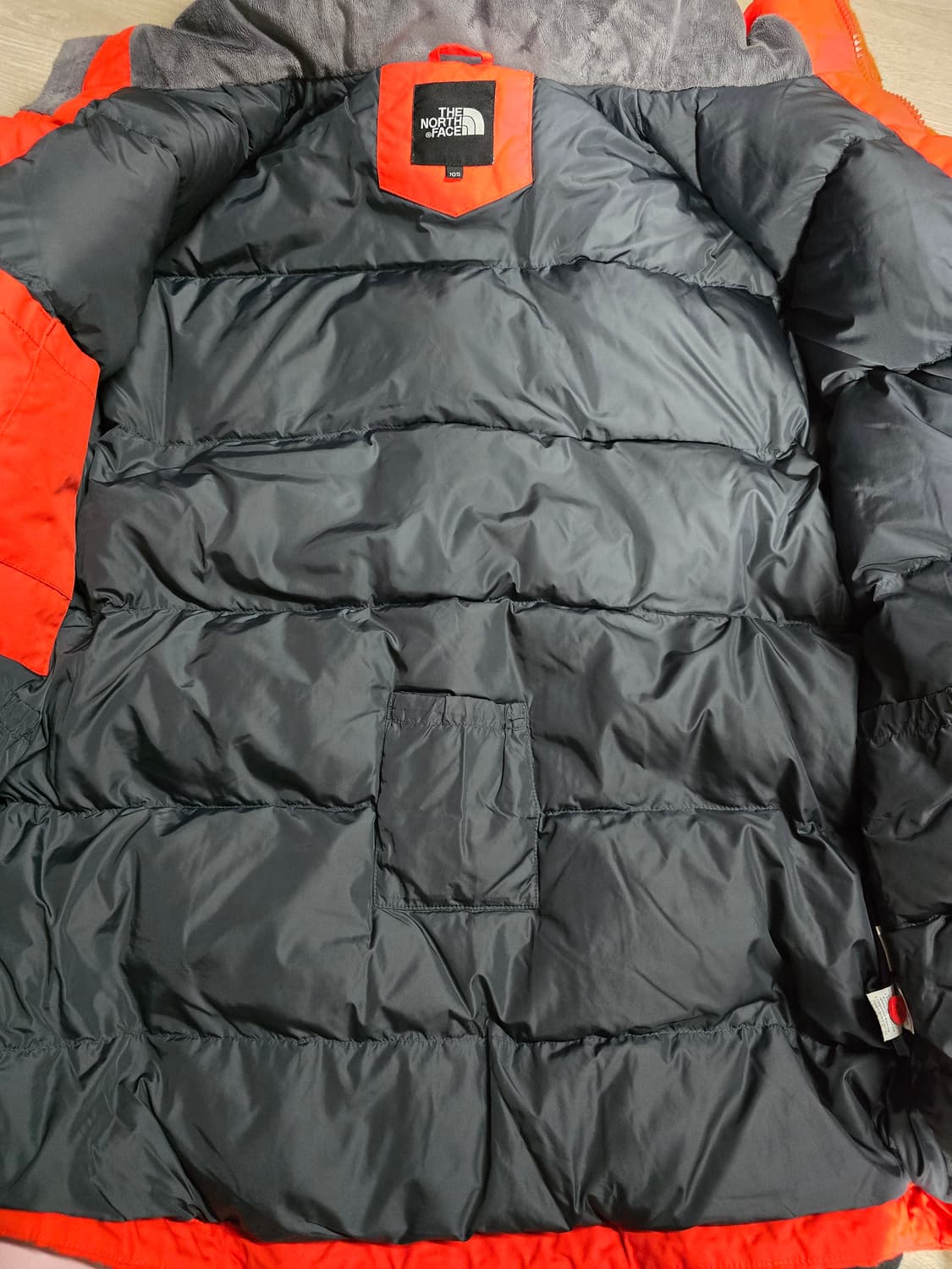 노스페이스 이콸루이트 구스다운 점퍼.
싸이즈 105~110 상품이미지5