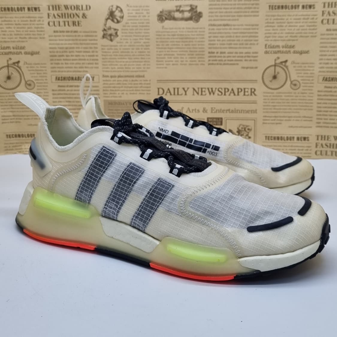 아디다스 NMD V3 남성운동화275 상품이미지1
