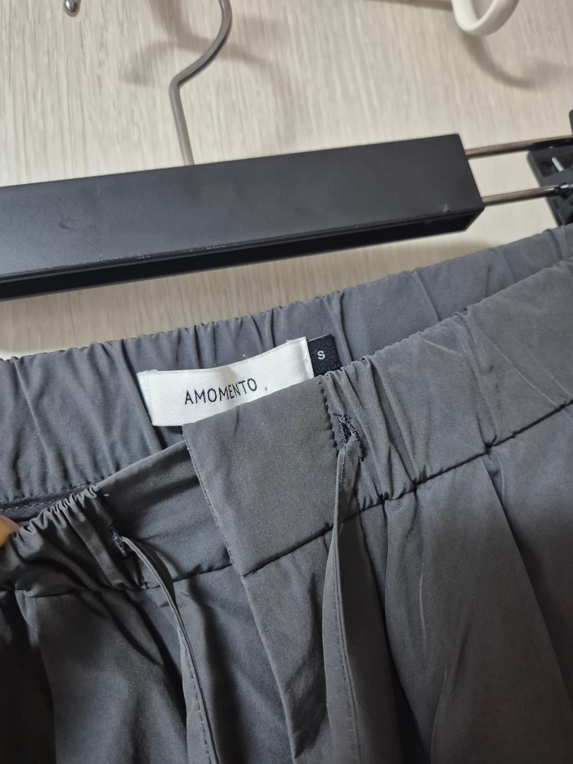 (22년) 아모멘토 투턱 와이드 드로우 스트링 팬츠 상품이미지3