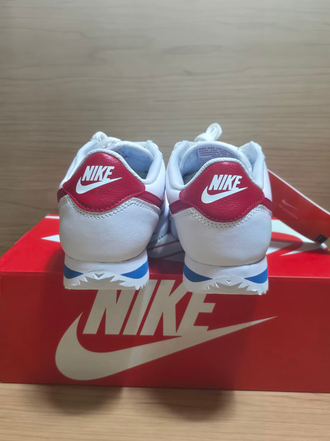 새제품)나이키 우먼 코르테즈 바사티레드 팝니다. 상품이미지4