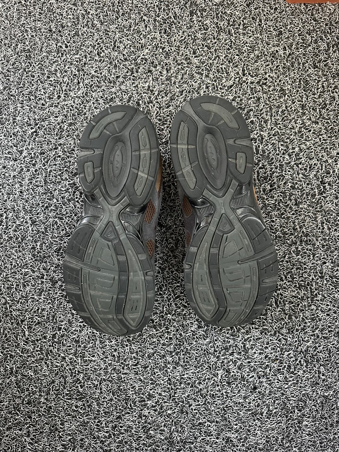 아식스 젤 1130 SMU 다크 브라운 285mm 상품이미지4