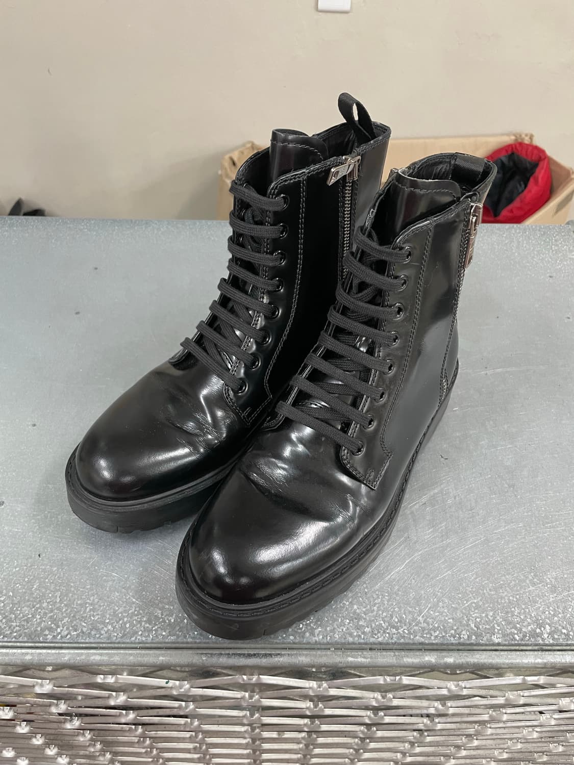 프라다 블랙 레더 컴뱃 부츠 37.5 상품이미지2