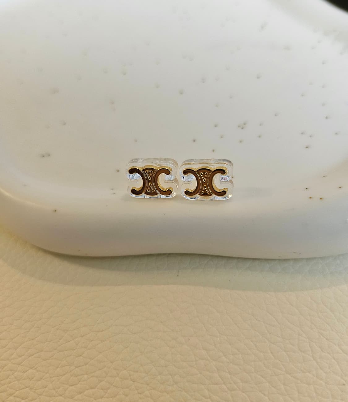 셀린느 업사이클링 미니 레진 귀걸이 상품이미지5