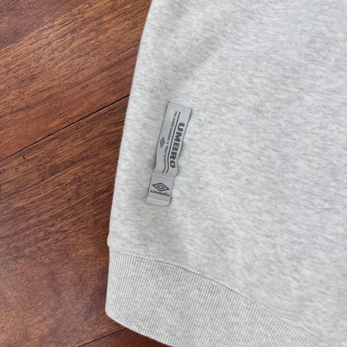 100 엄브로 반집업 맨투맨  상품이미지5