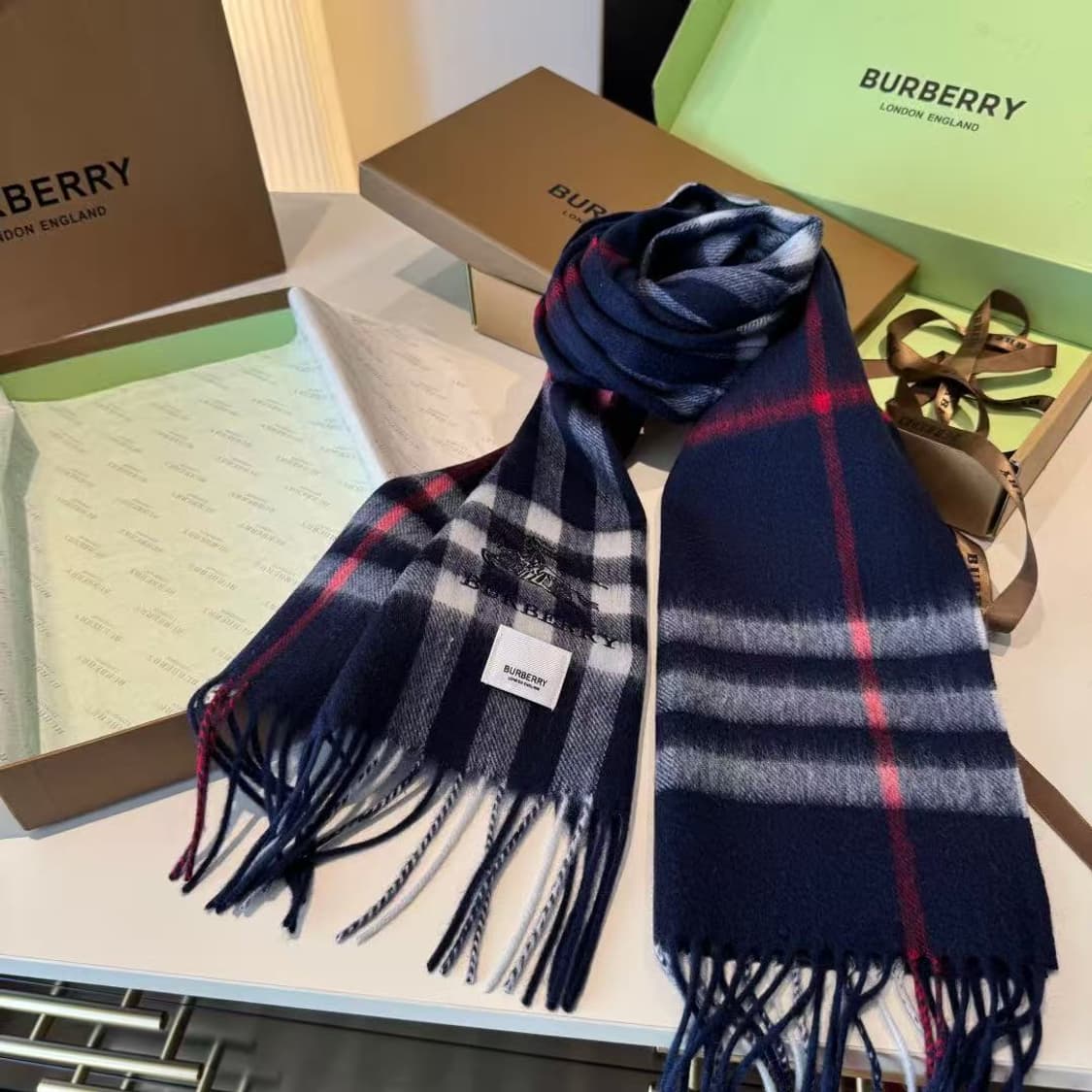 버버리숙녀 리버서블 스카프
 상품이미지6