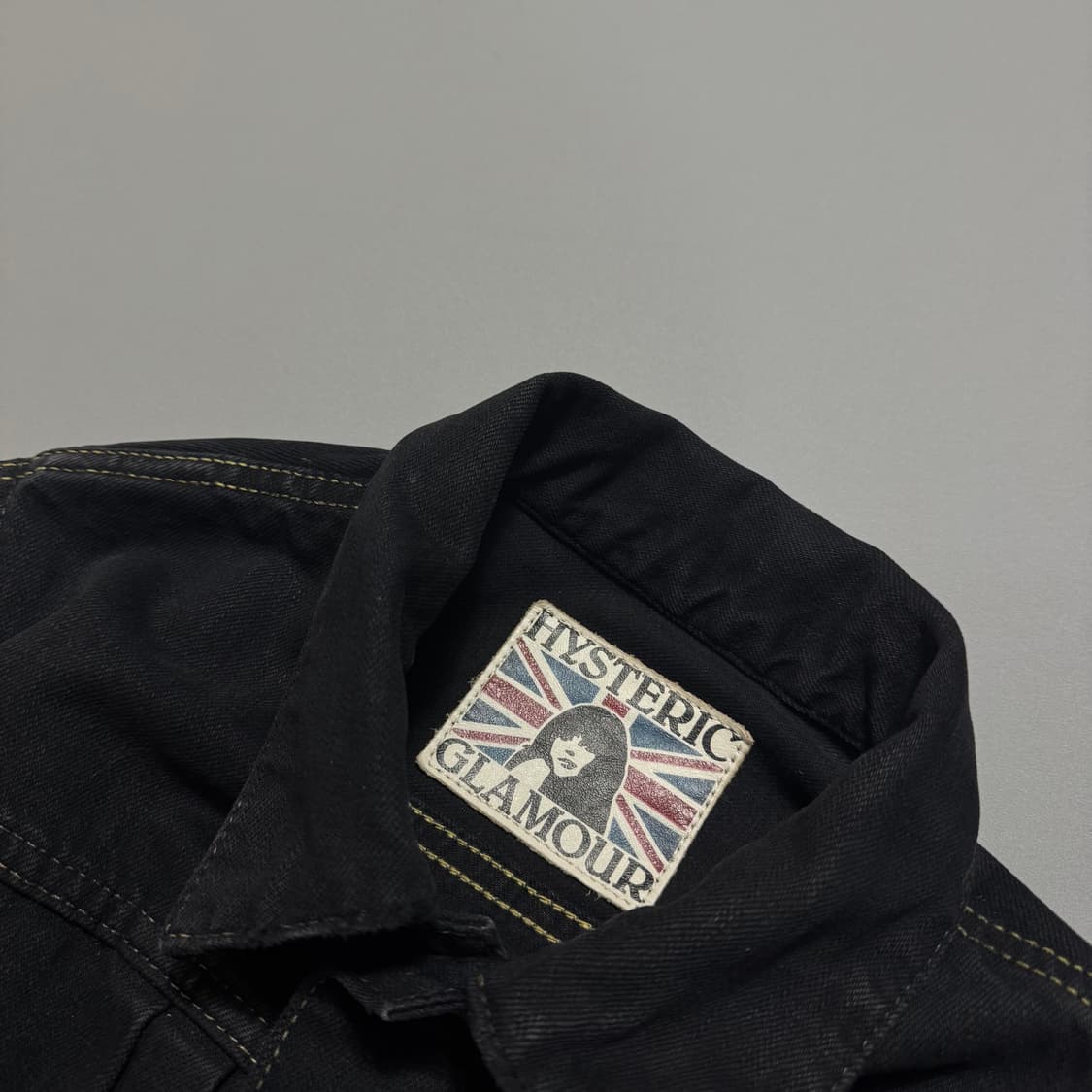 히스테릭글래머 블랙컬러 후면 자수 로고 데님 트러커 자켓 상품이미지3