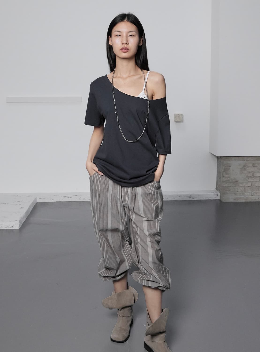[새상품] 세릭 원숄더탑 네이비 ONE SHOULDER LOOSE TOP 상품이미지3