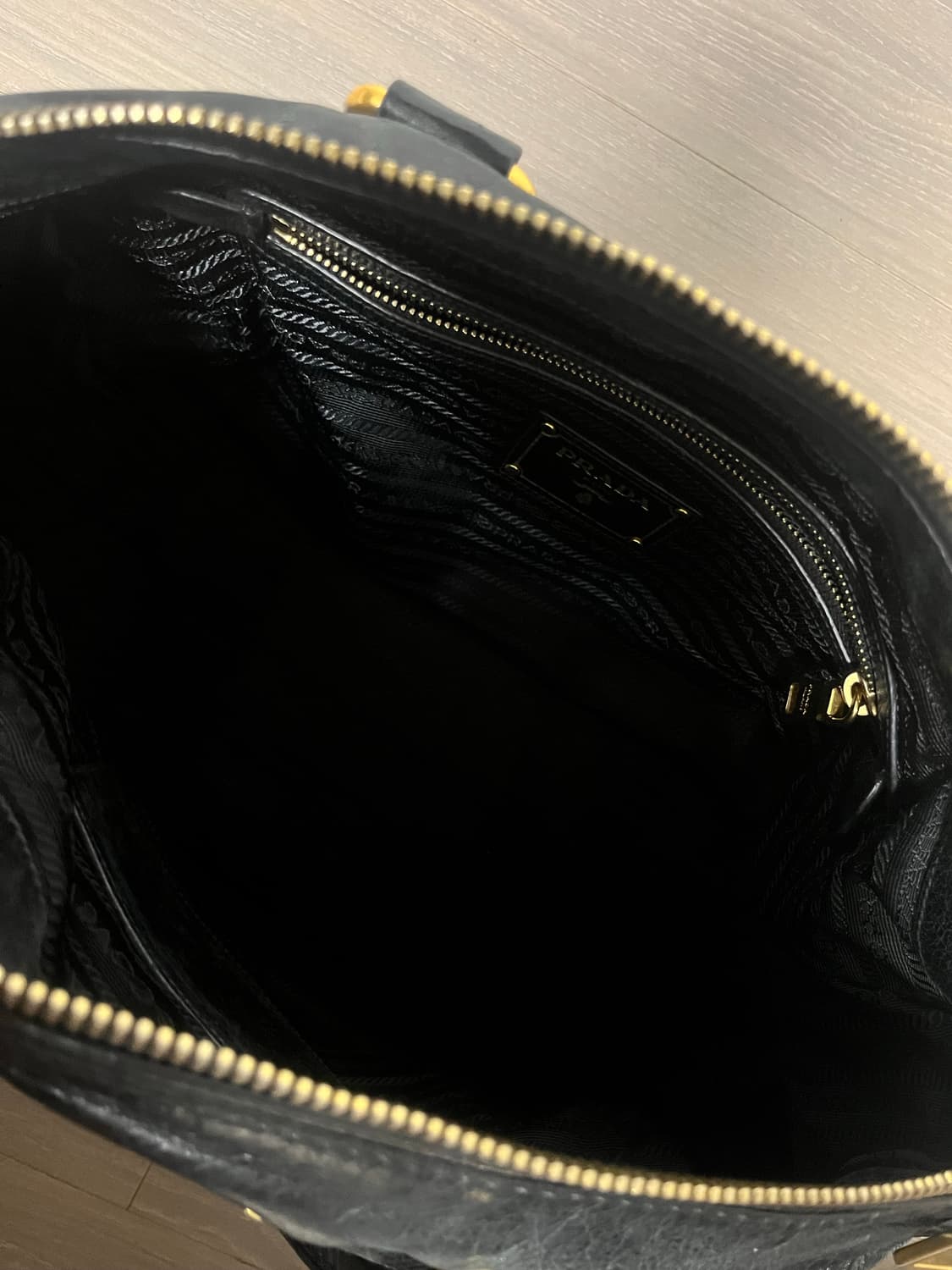 프라다 가죽 비텔로 샤인 토트백 상품이미지8