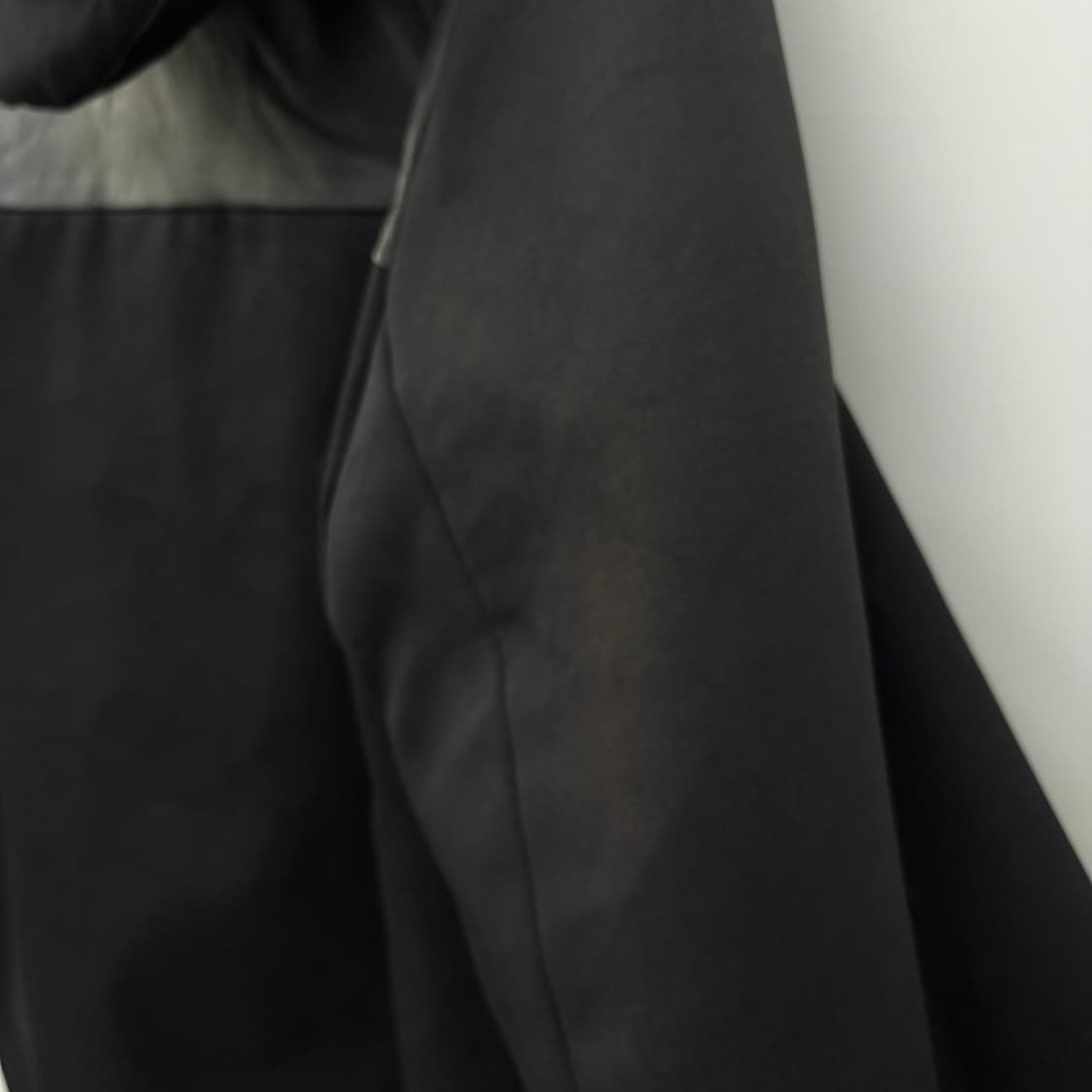 산드로 블랙 후드 퍼 트리밍 가죽 자켓 여/M 상품이미지7