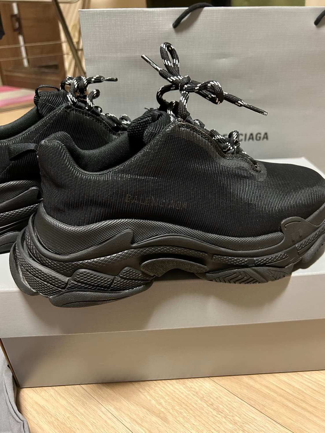 Balenciaga triple s 40 상품이미지7