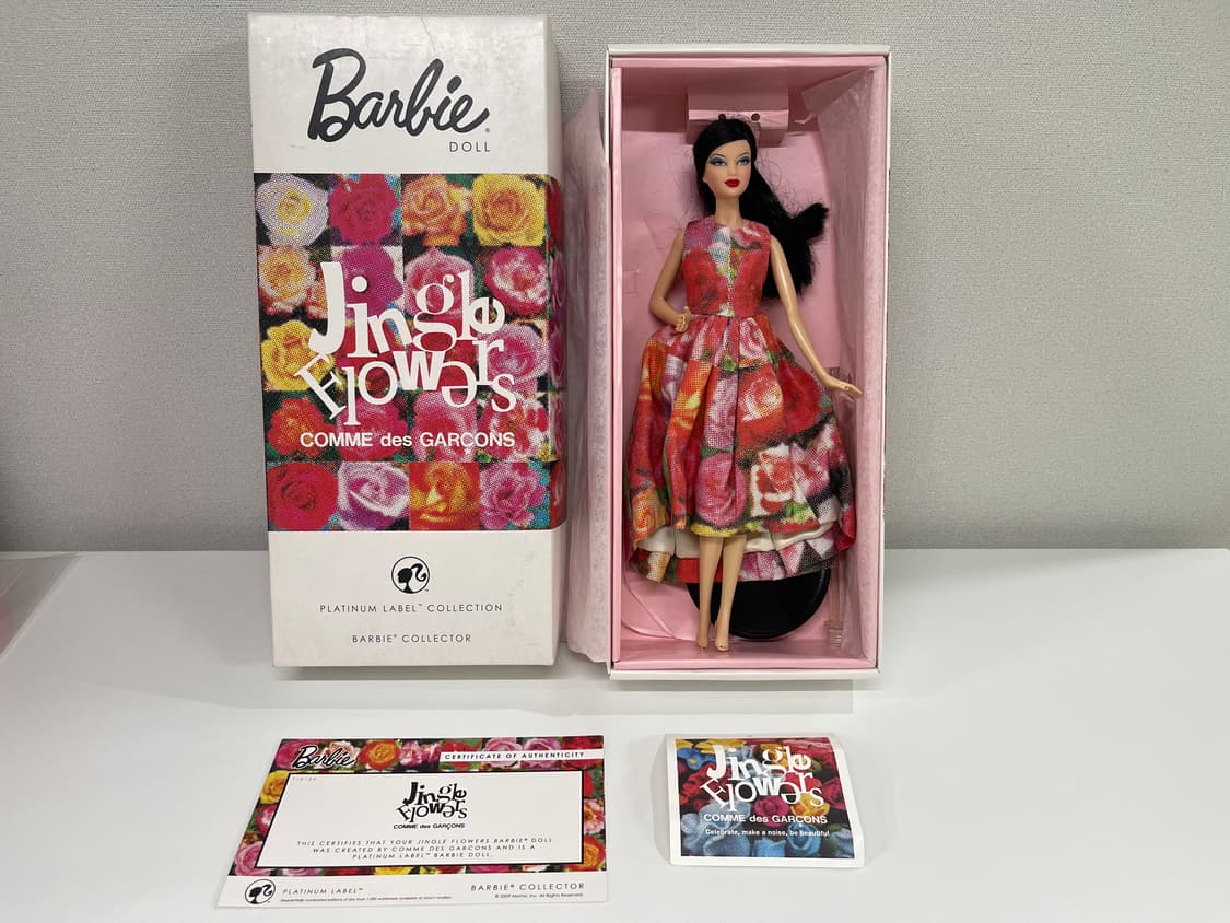 꼼데가르송 x 바비 플래티넘 라벨 컬렉션 인형 징글 플라워 한정 상품이미지7